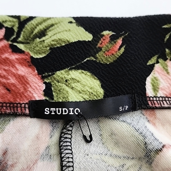 ⭐️3/ $30⭐️ Studio Skirt A-Line Black Pink Floral Inset Mesh Hem Lightweight Sz S - Picture 9 of 15